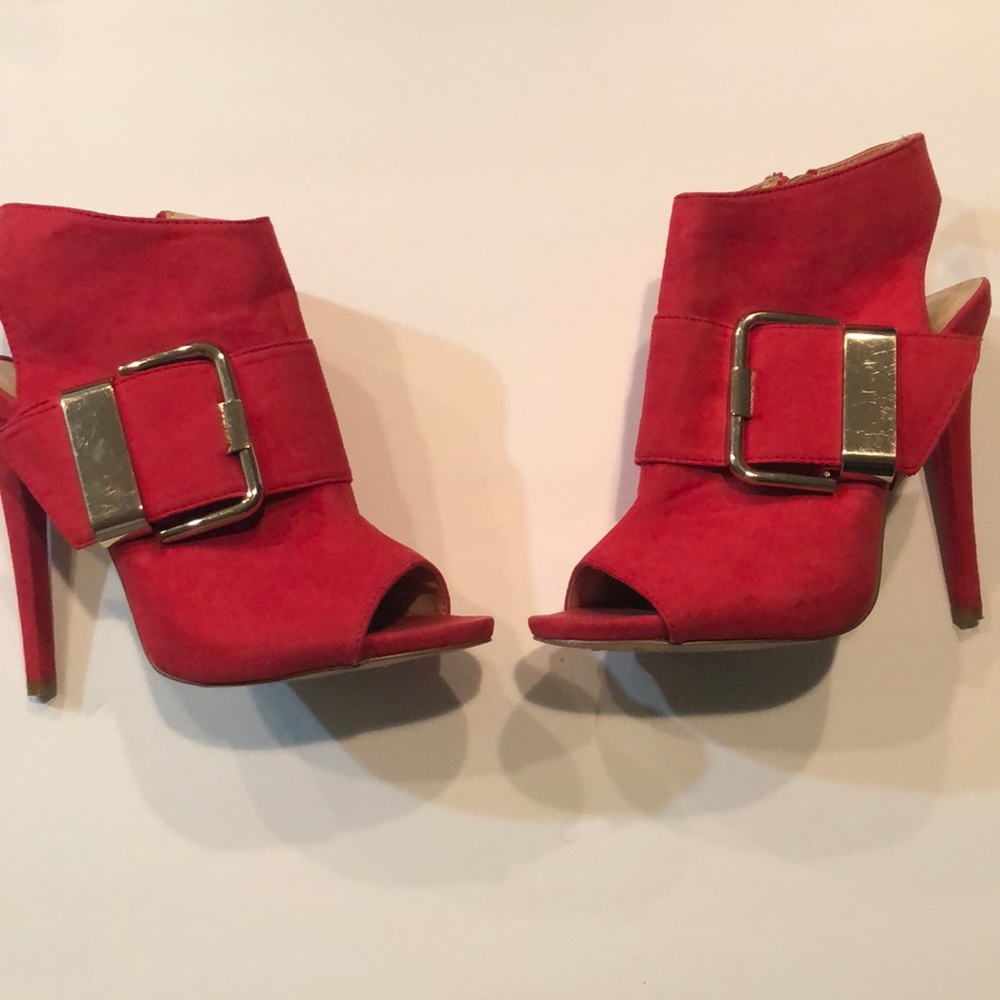 Red Heels 👠 - Picture 2 of 10